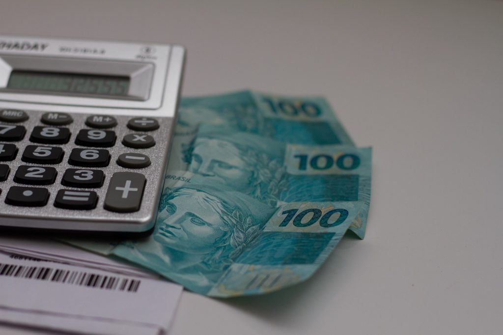 Menos boletos! Quem faz parte do CadÚnico pode ficar ISENTO de 3 contas