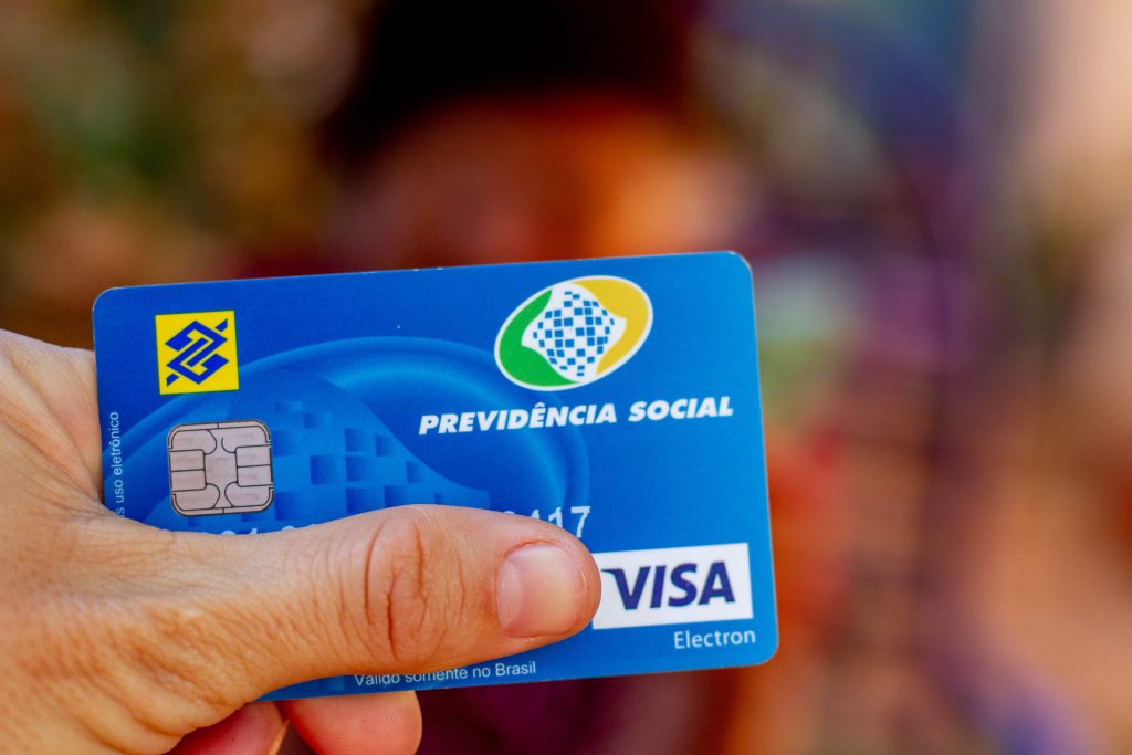 Se você está aguardando o pagamento do INSS, veja o que fazer.