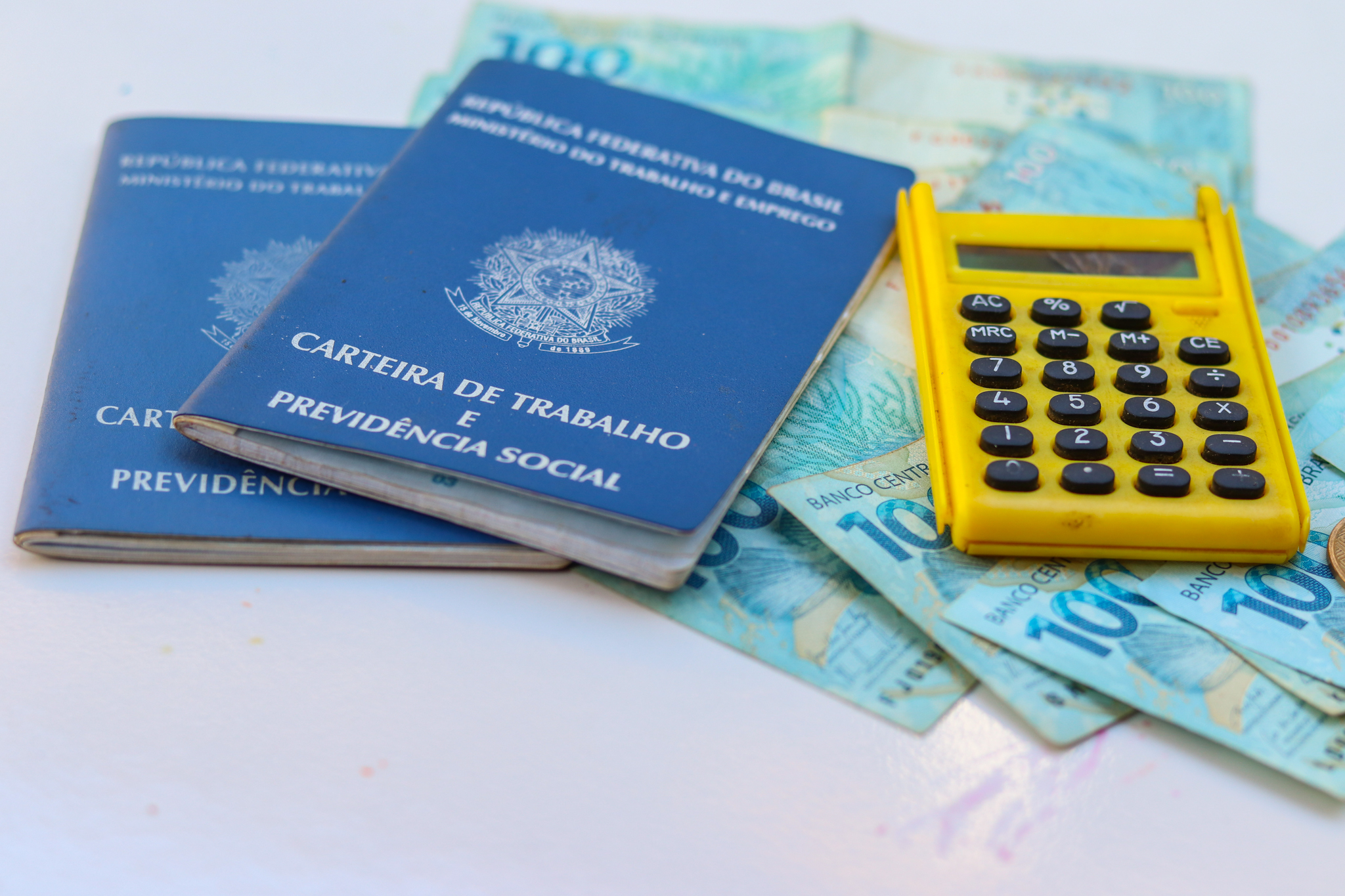 Se você é trabalhador, veja se tem ou não direito de receber o abono salarial.