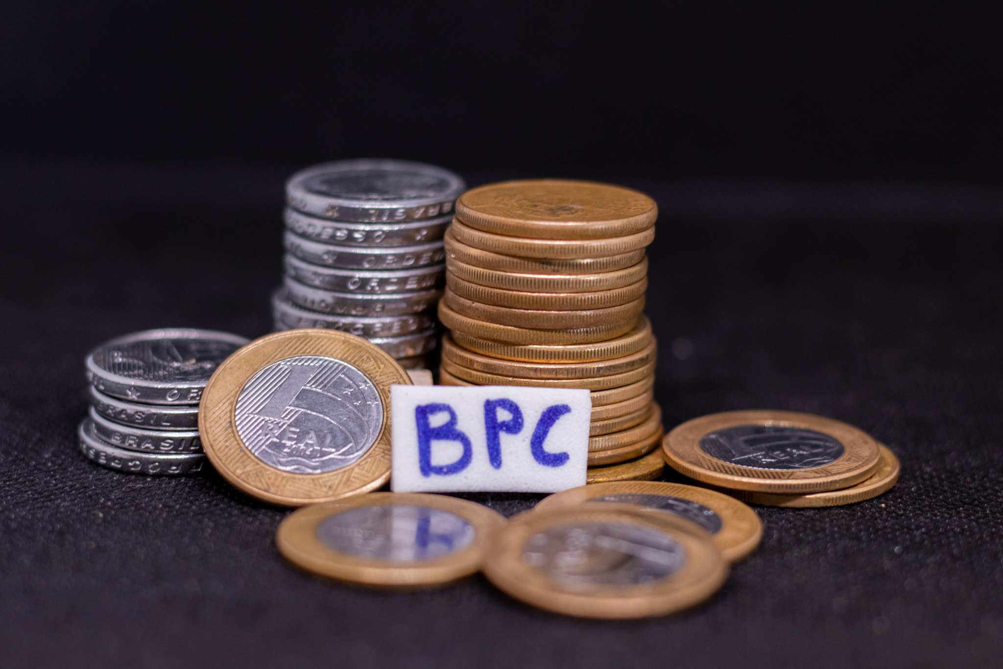 PARADO AÍ! BPC é atingido com regras mais DURAS do Governo e nem TODOS poderão pedir