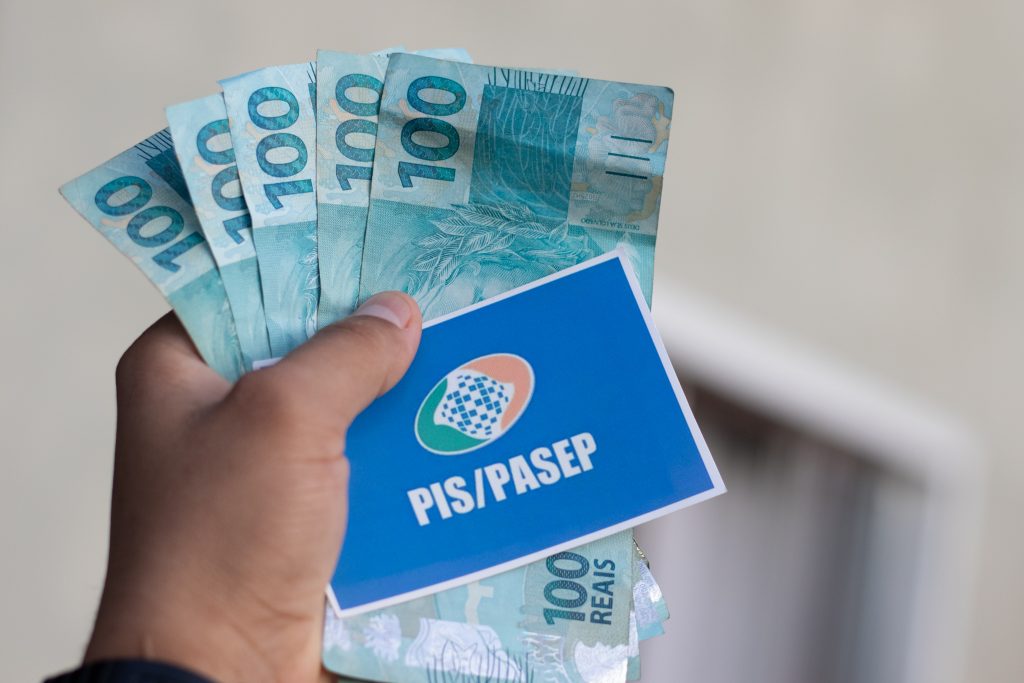 Se você é trabalhador há alguns anos, veja se pode sacar o valor esquecido do PIS/Pasep.