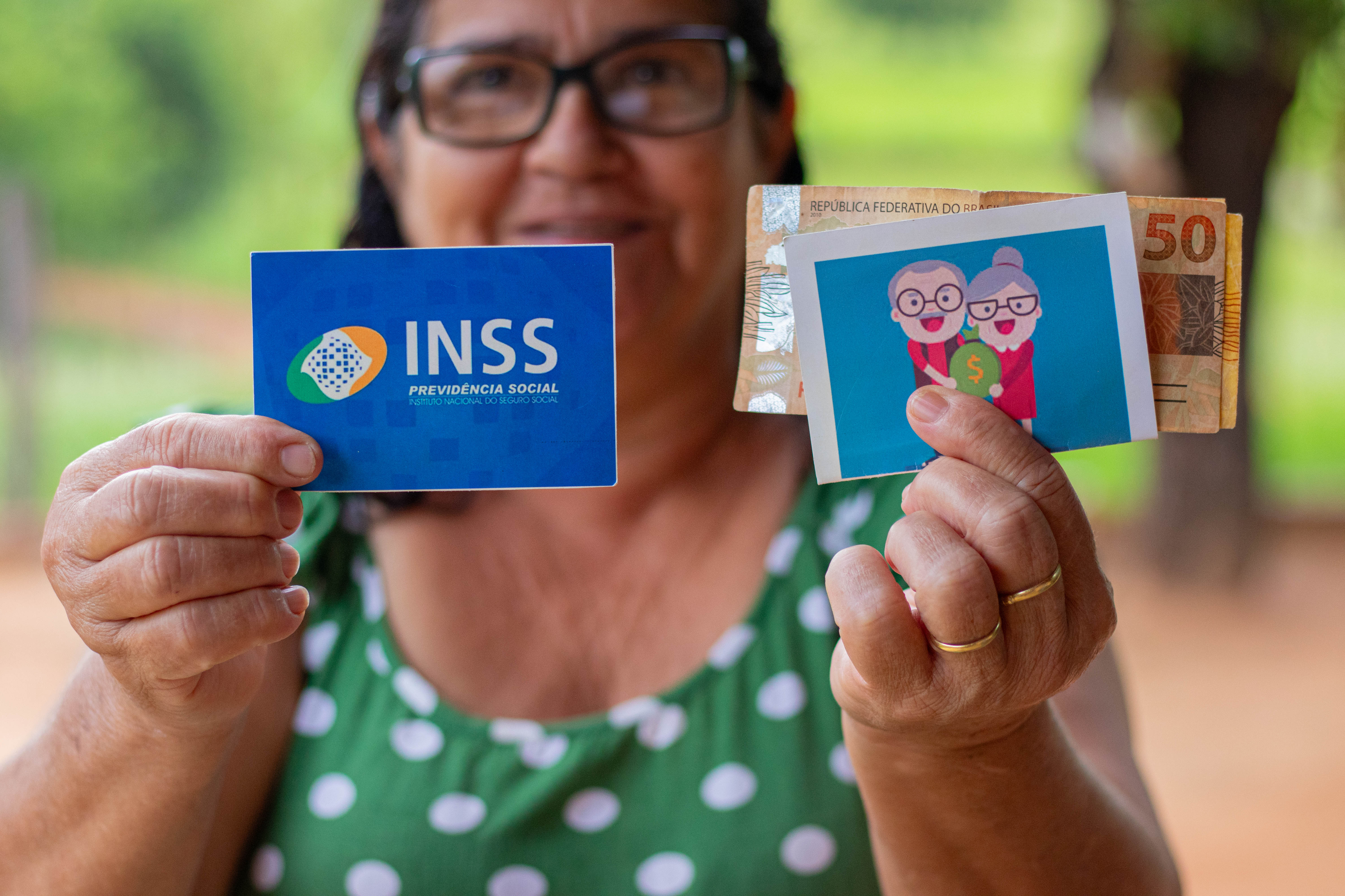 Pagamentos retroativos do INSS estão sendo liberados aos poucos; aprenda a consultar