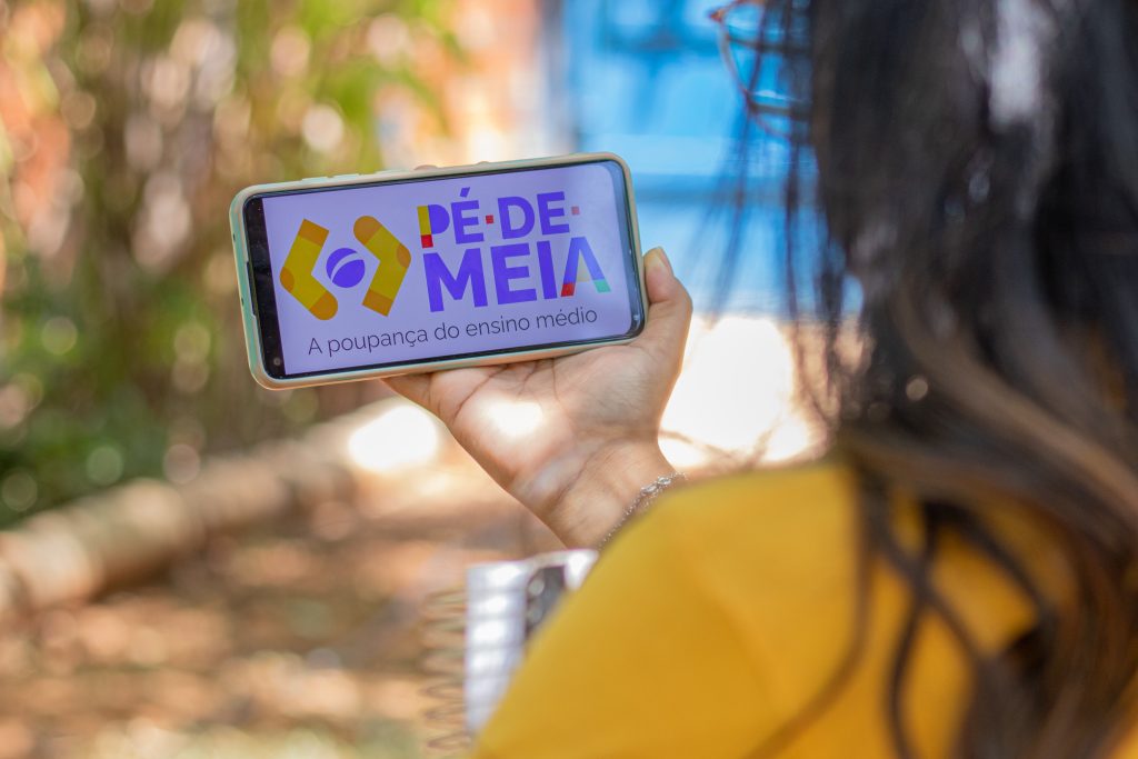 Pé-de-Meia 2025: tudo que você precisa saber para receber o benefício!