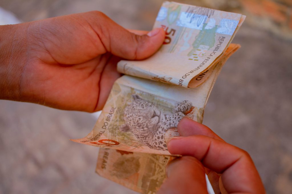 O orçamento está sendo votado para incluir alguns benefícios negligenciados anteriormente.