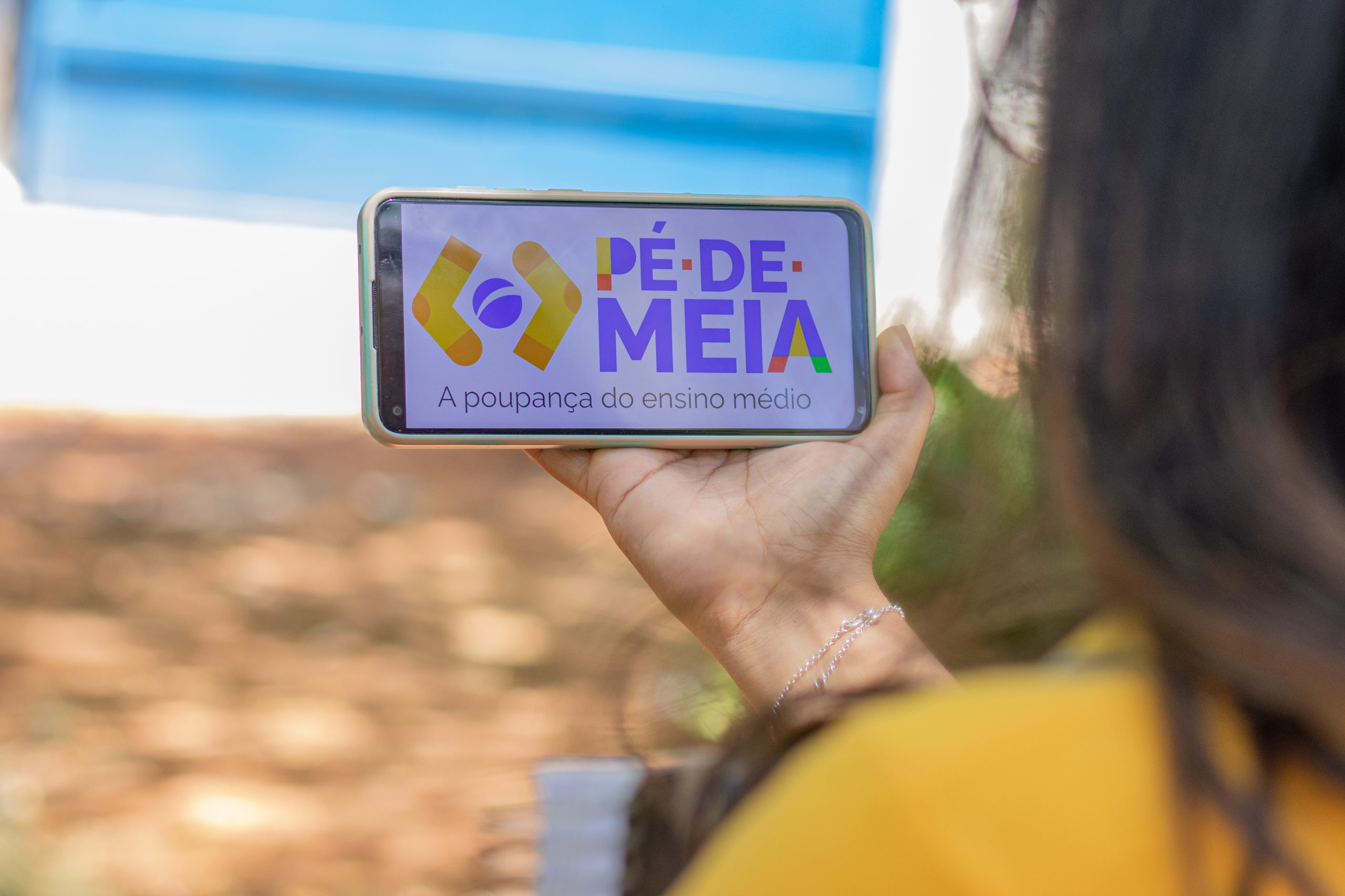 Recado do Governo para quem recebe Pé-de-Meia: válido também para as Licenciaturas!