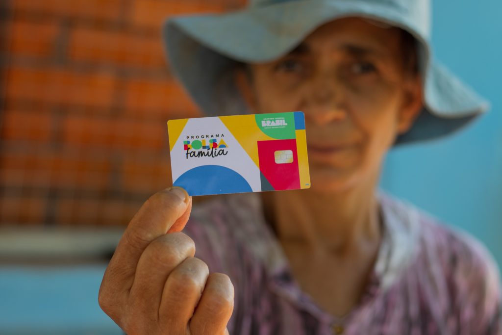 Saiba como acompanhar seu Bolsa Família para NÃO receber um bloqueio inesperado do governo