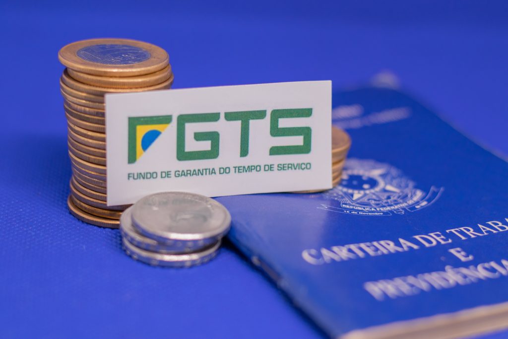 Se você quer receber o FGTS retido, veja como funciona.