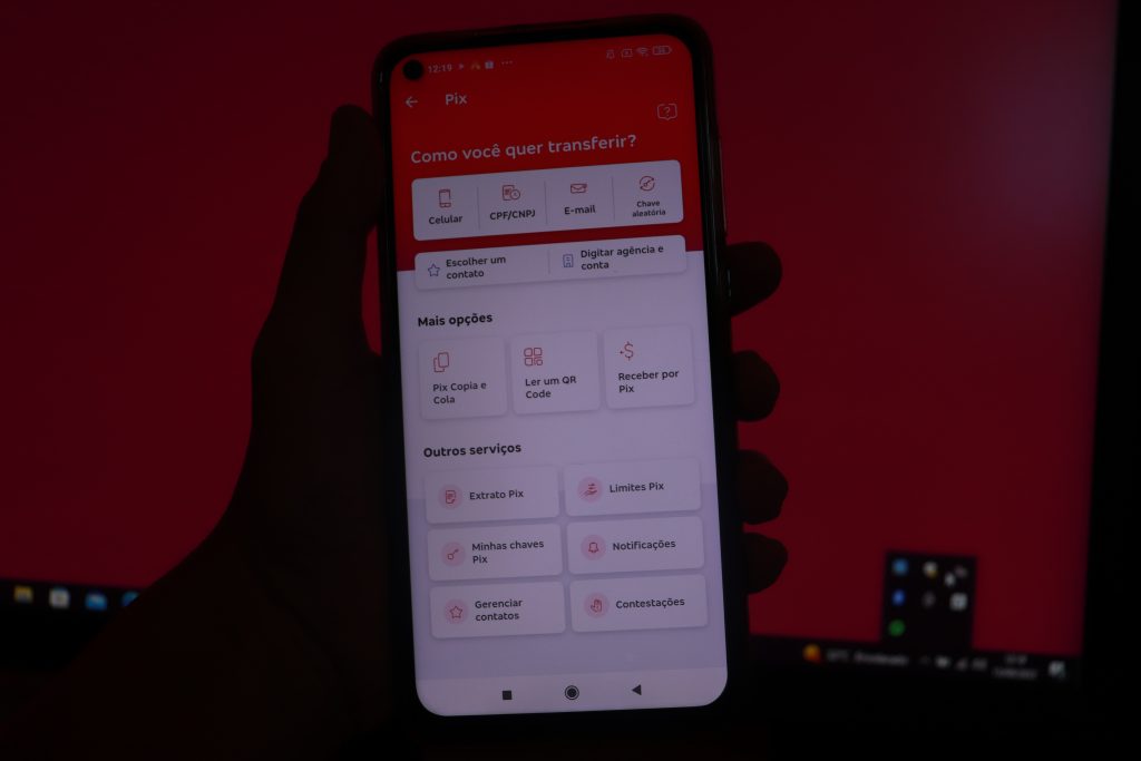 Saiba se o PIX por aproximação já está disponível para o seu banco