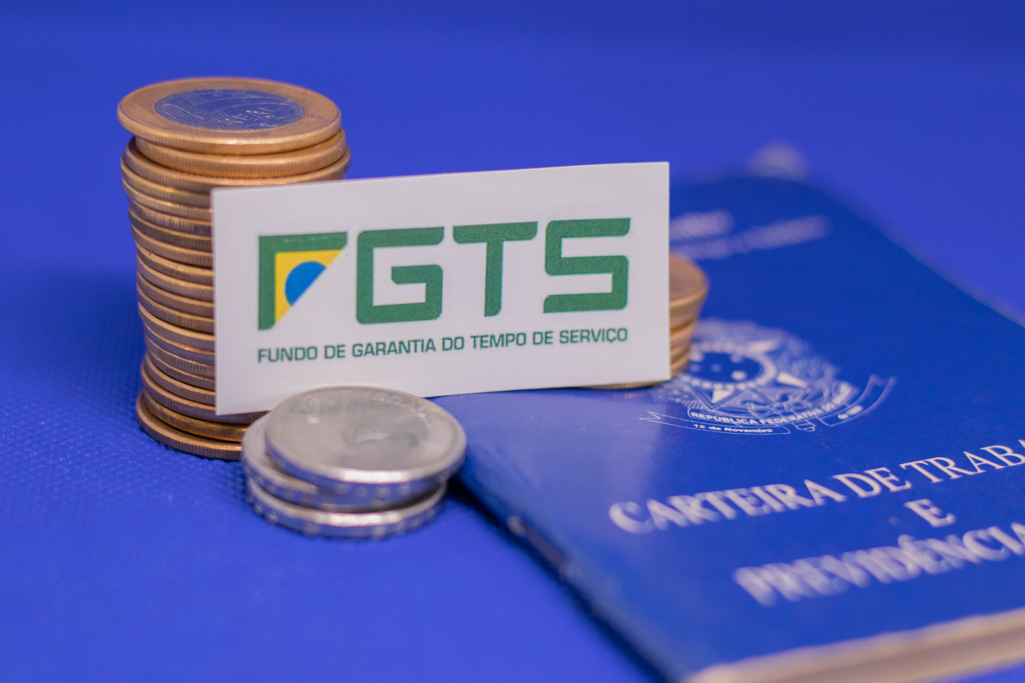 Vai receber o pagamento extra do FGTS? Veja se você tem direito.