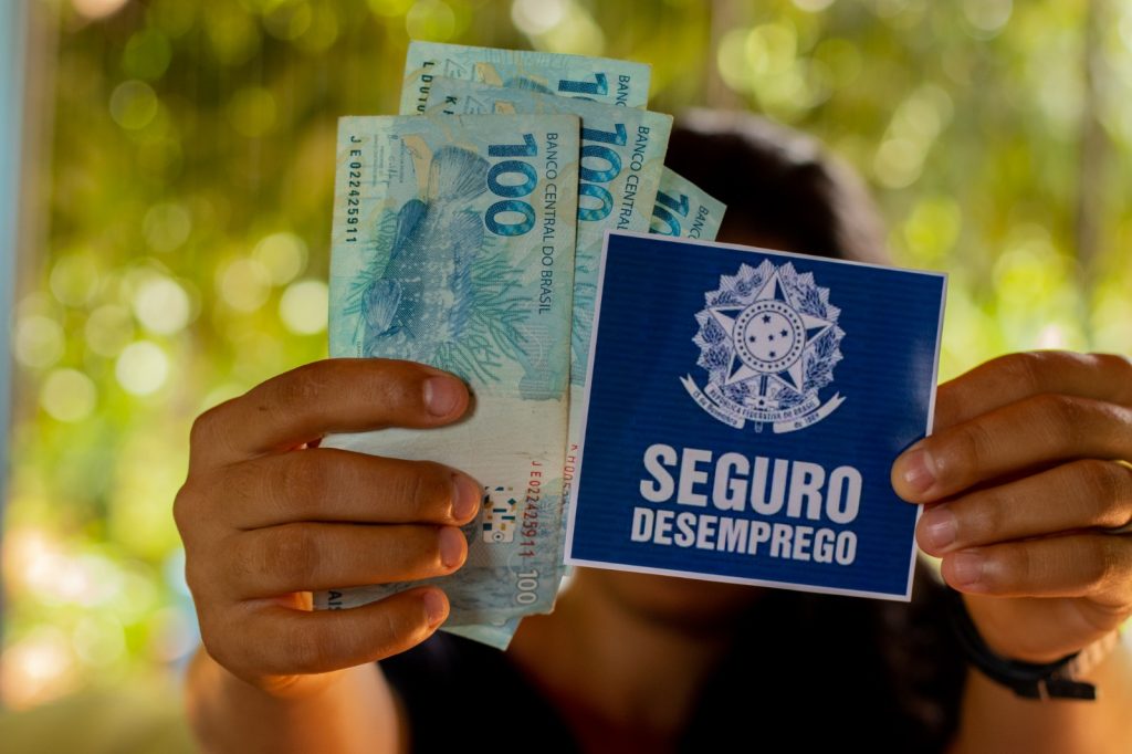 Seguro-Desemprego: é possível solicitar benefício sendo MEI e CLT?