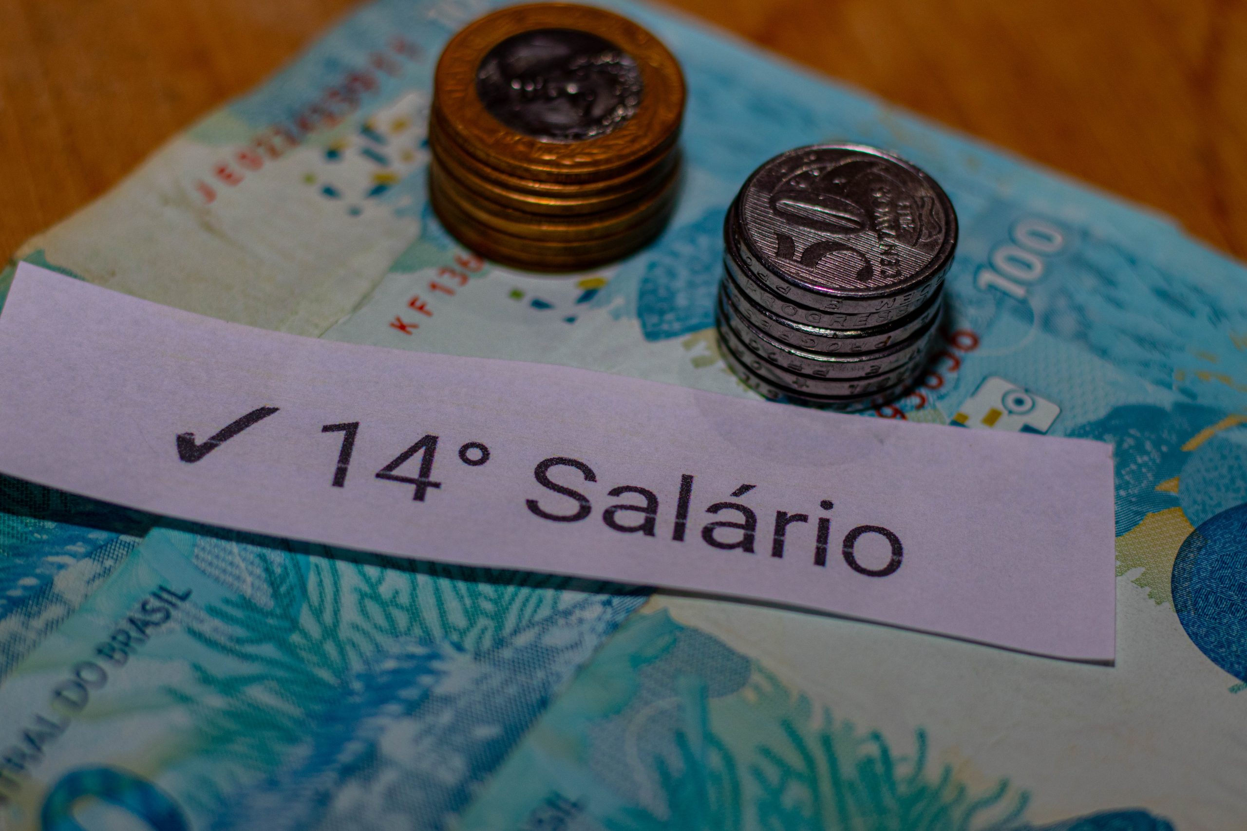 Trabalhou em 2023? Confira requisitos para sacar 14º salário em 2025