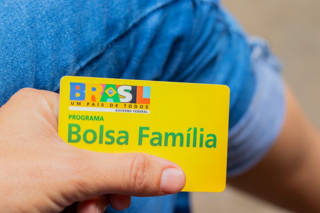 VALENDO! Novas regras do Bolsa Família já estão em vigor e você precisa ter muito CUIDADO