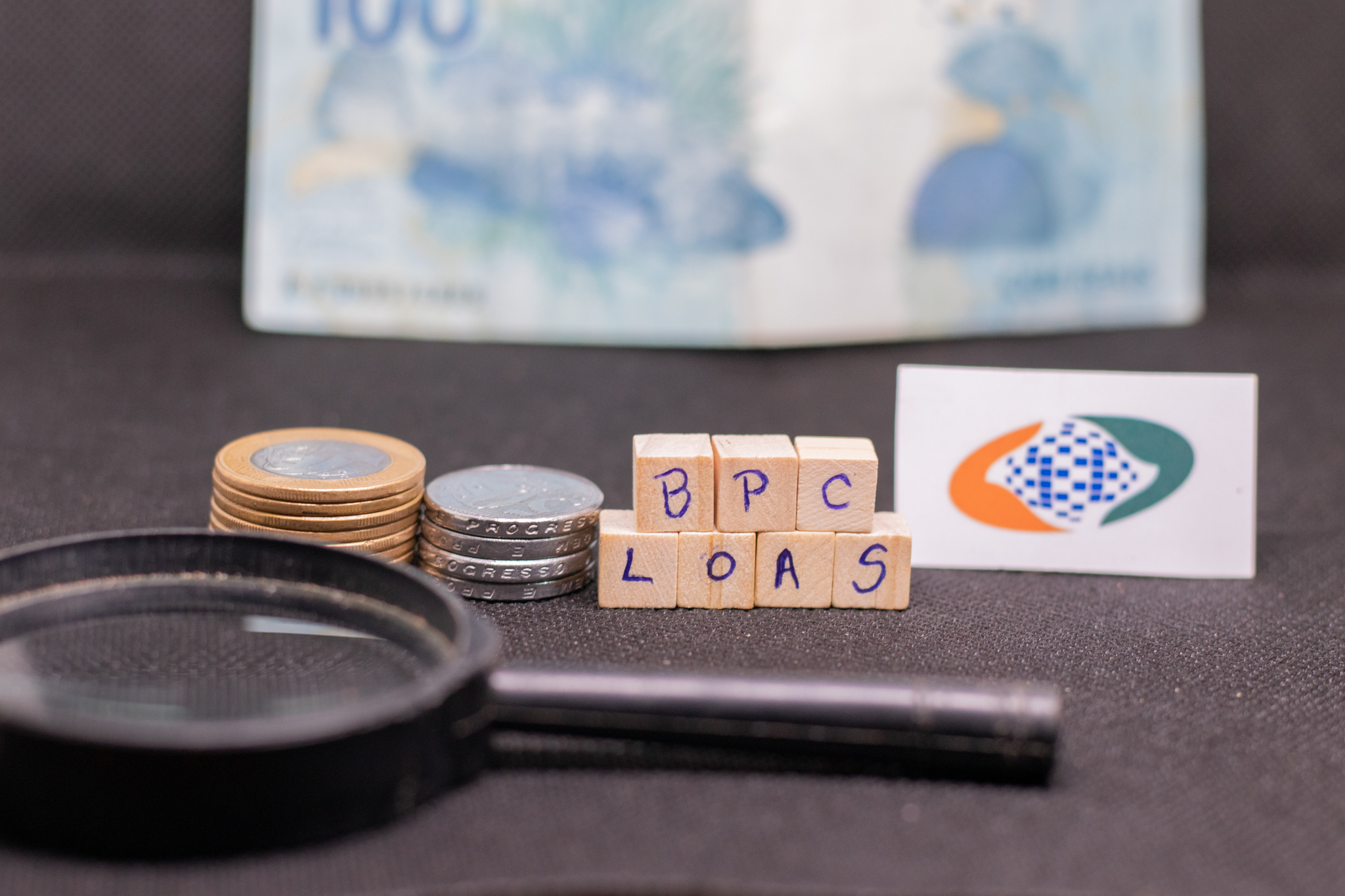 Auxílio financeiro do BPC pode ser pausado em alguns casos; saiba quando isso acontece!