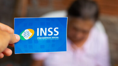 Cadê o dinheiro? INSS some com R$ 2 BILHÕES dos aposentados, que precisam agir rápido!
