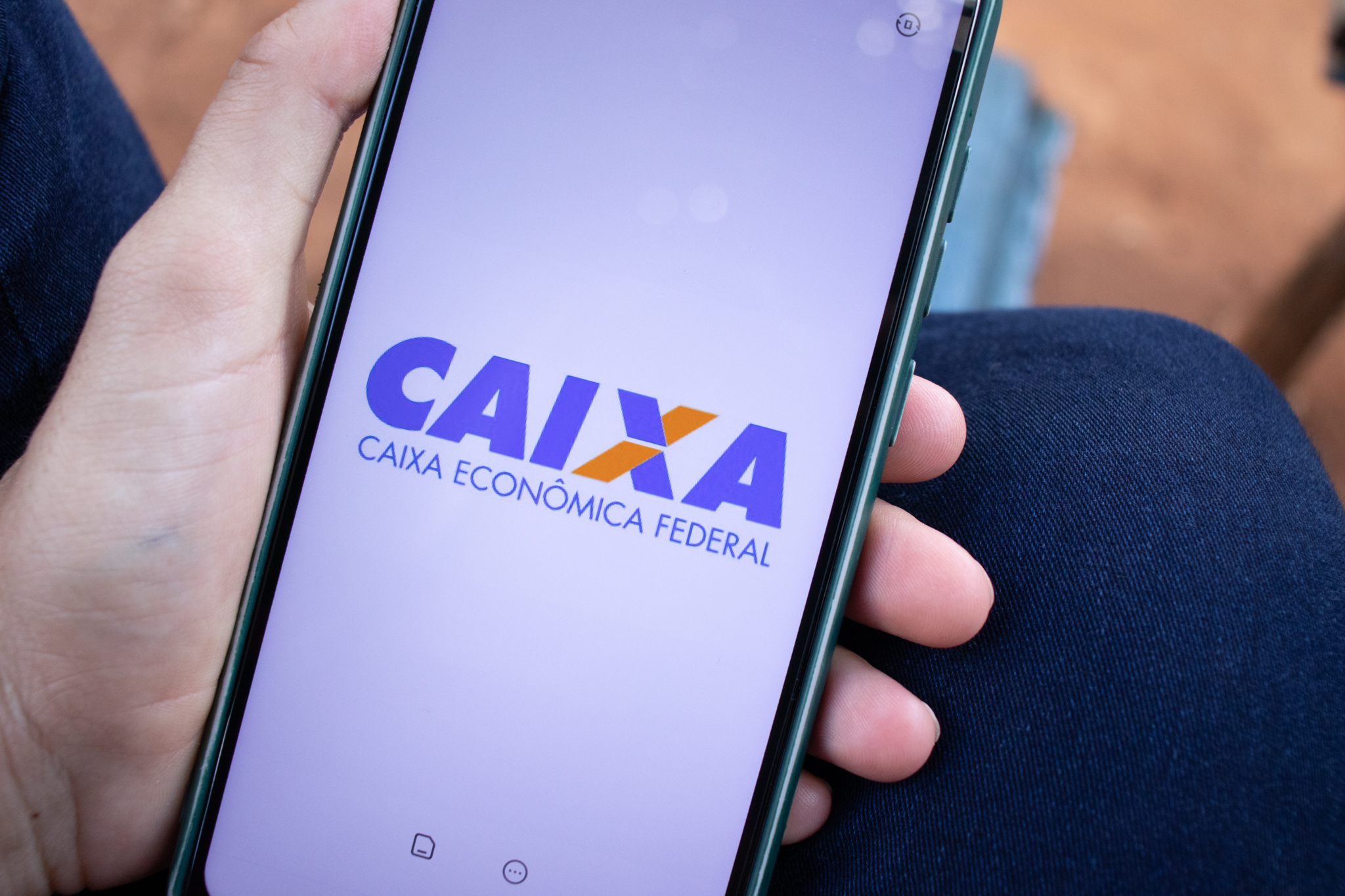Comunicado da Caixa clientes com mais de R$ 5 MIL na conta são convocados pelo banco