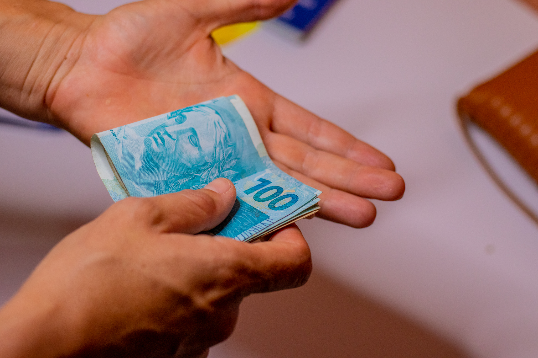 Estudantes podem receber benefício de R$ 200 por 36 meses: valor atinge R$ 9,2 MIL!