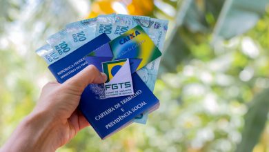 FGTS: trabalhadores têm até 30 de abril para solicitar pagamento de R$ 2,9 MIL na conta
