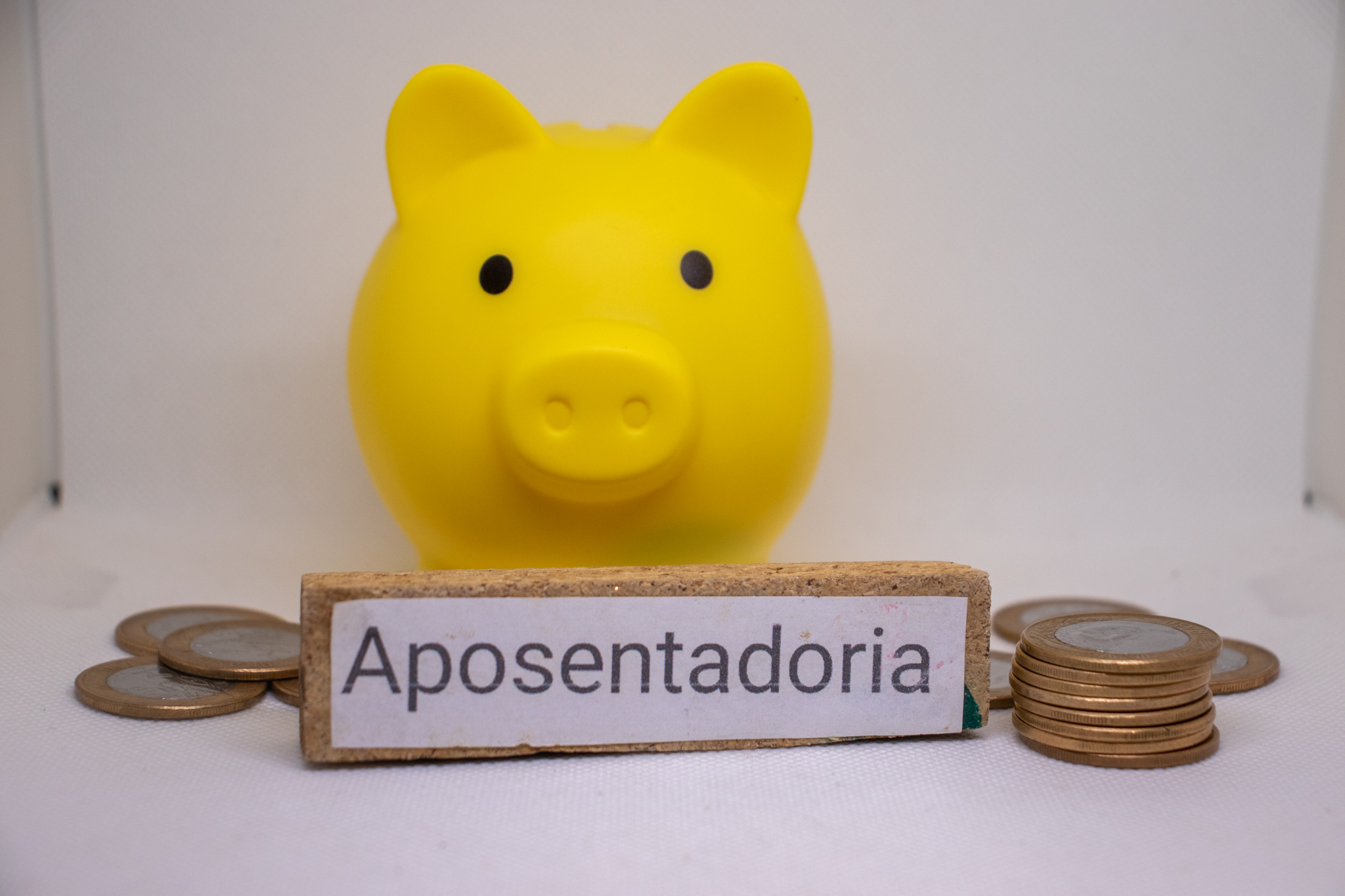 FIM da idade mínima? Aposentadoria chega mais CEDO para quem trabalha desde novo: confira!