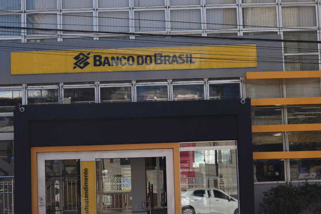 Feriado com agências fechadas: saiba como pagar suas contas no dia de HOJE (01)