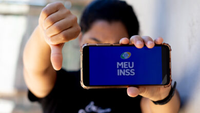 Fila no INSS: descontos indevidos são pedra no sapato de quem aguarda aprovação