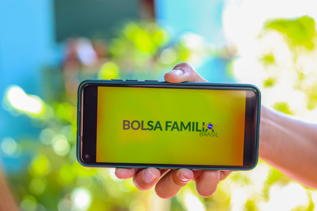 Golpe do Bolsa Família: saiba como funciona e proteja seu benefício desse crime