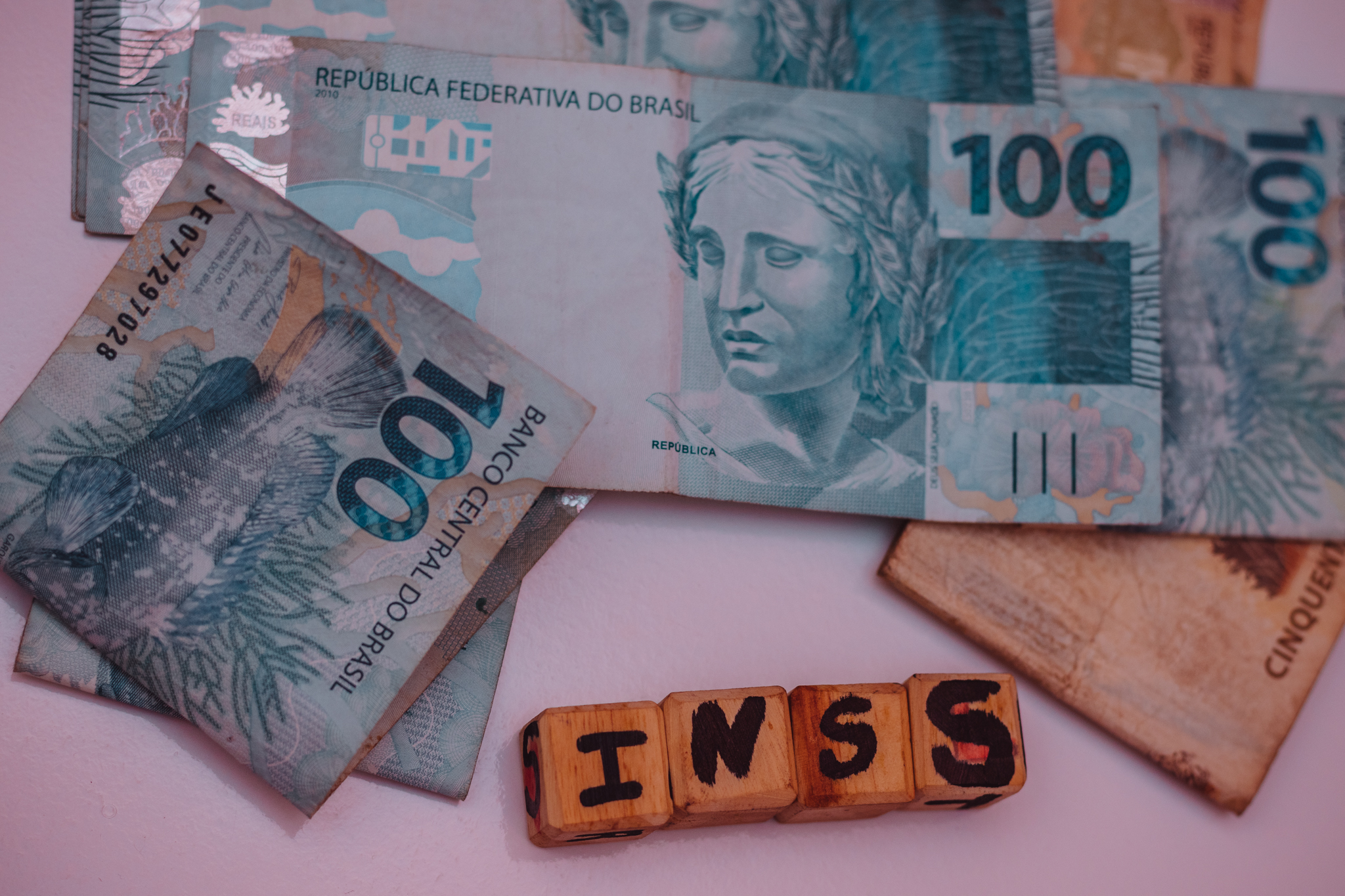INSS anuncia repasse extra de até R$ 4.078,70 para quem está com seu benefício em dia
