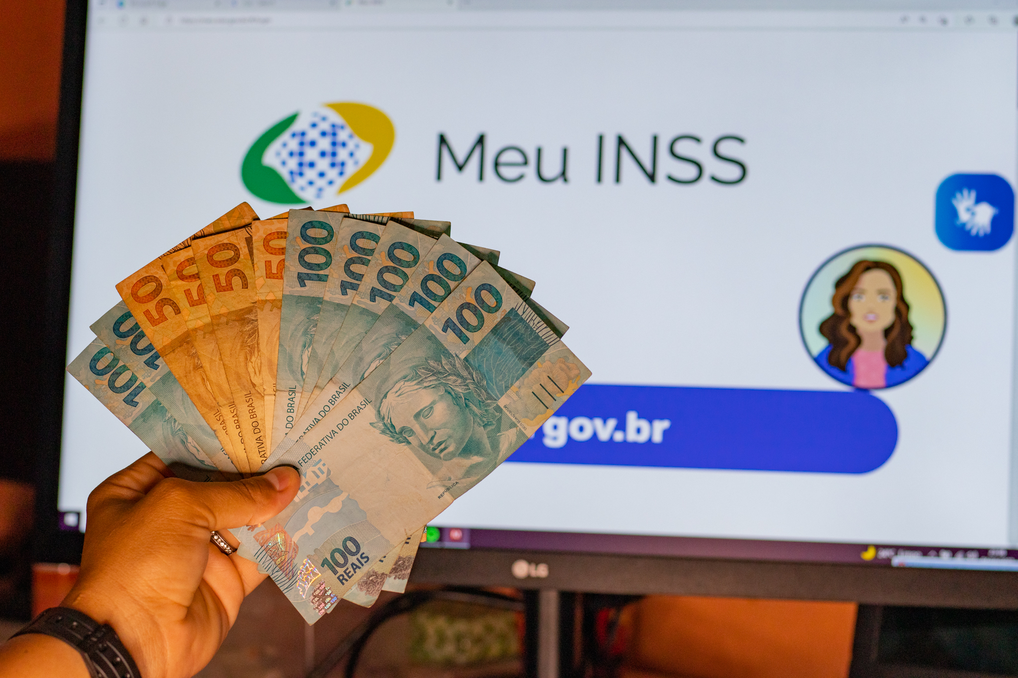 INSS ensina a consultar primeira parcela do décimo terceiro: quem terá direito ao abono?