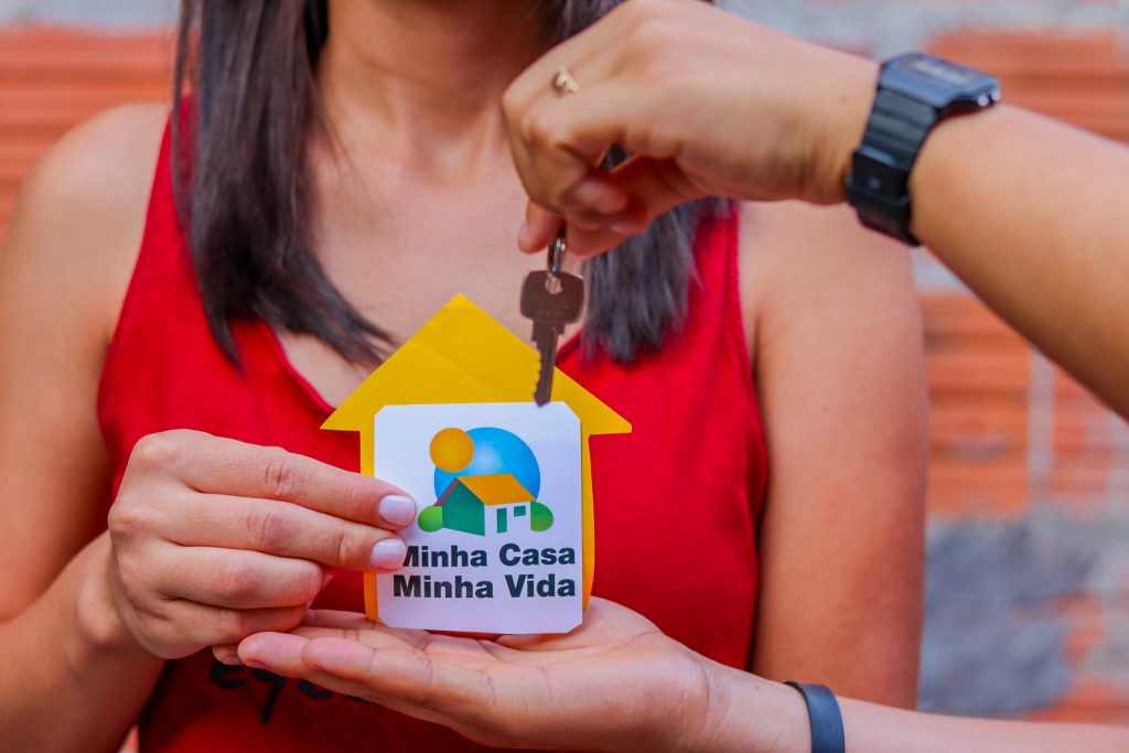 Mulheres têm prioridade no Minha Casa Minha Vida? Saiba TUDO sobre as regras do programa!