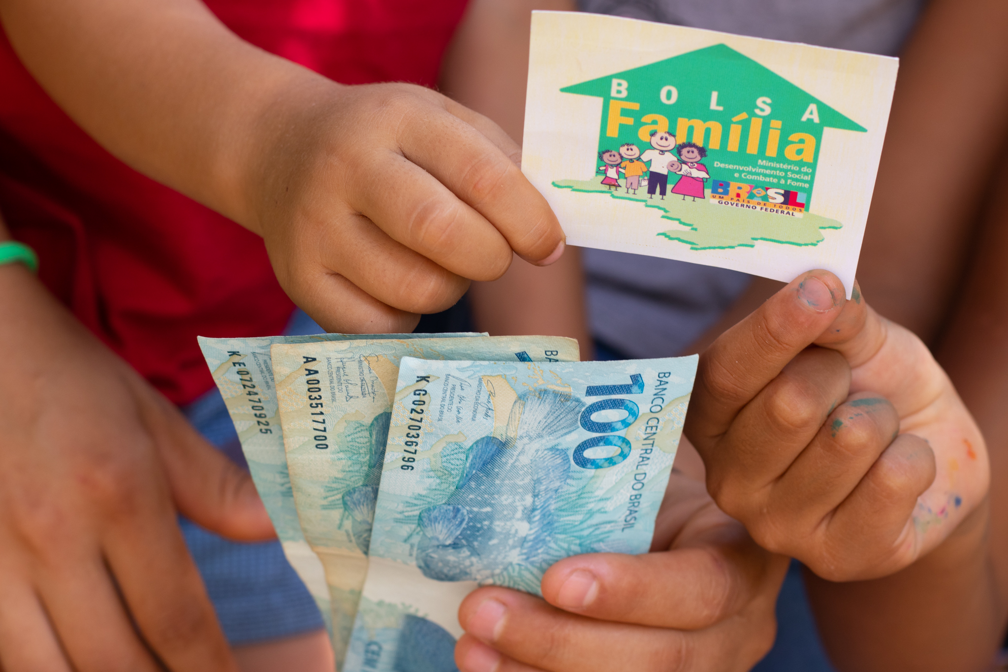 NOVIDADE! Brasileiros que recebem Bolsa Família têm direito a R$ 200 EXTRAS em abril