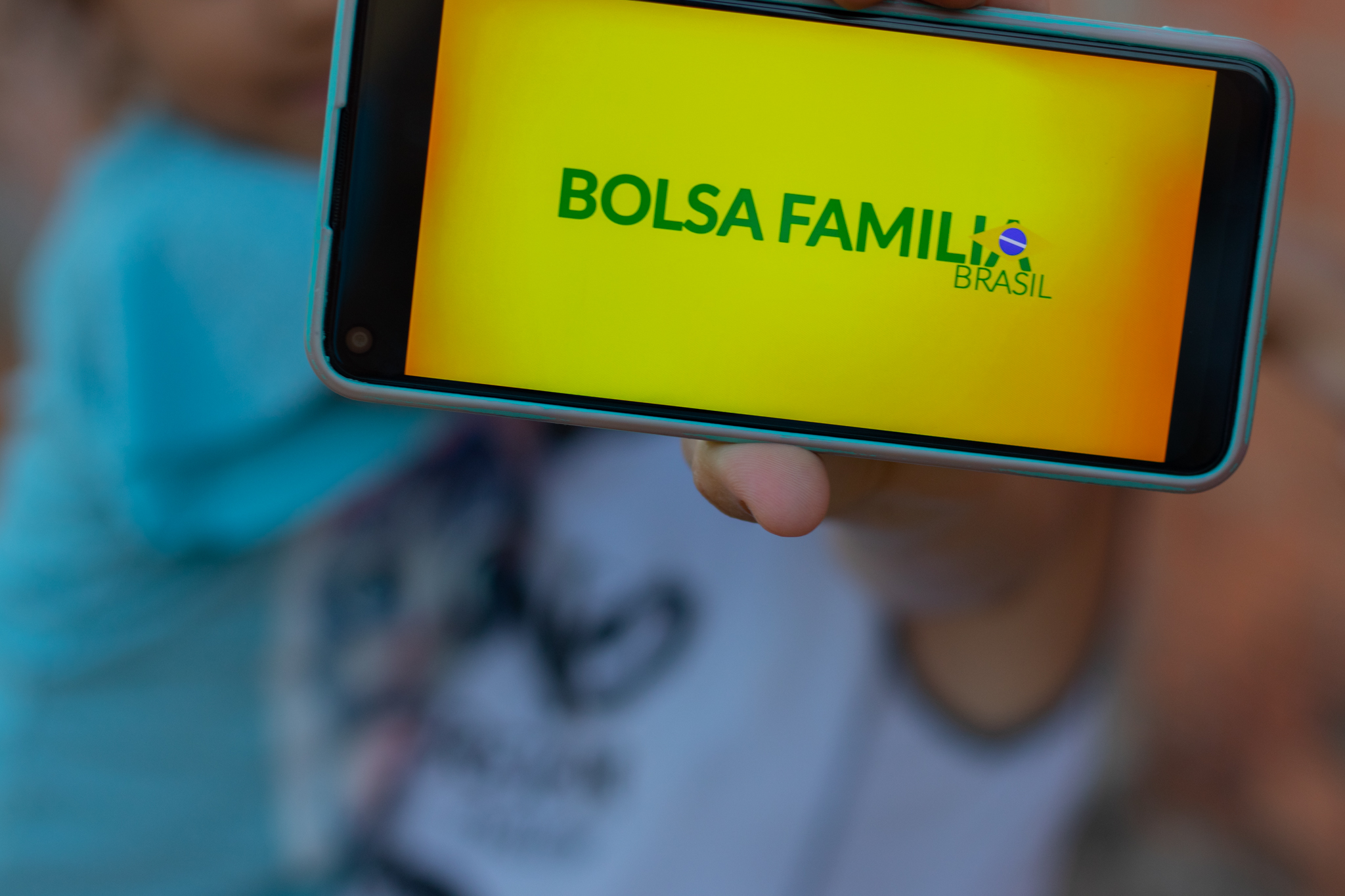 Notificação do Bolsa Família: aplicativo avisa beneficiários sobre nova exigência do programa
