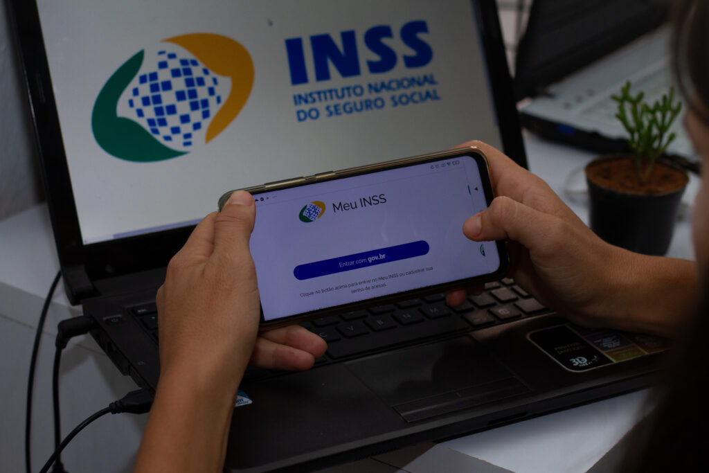 13° salário do INSS.