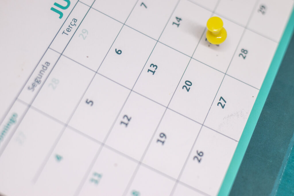 Salário de maio cai quando? Entenda calendário de dias úteis após feriado no começo do mês