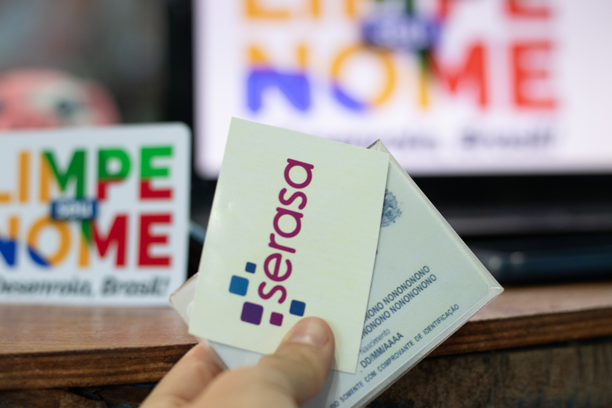 Serasa emite novo recado para mais de 70 milhões de brasileiros com dívidas ativas