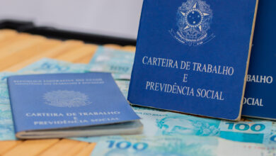 Trabalhou de carteira assinada? Você pode ter direito a benefício de até um salário mínimo