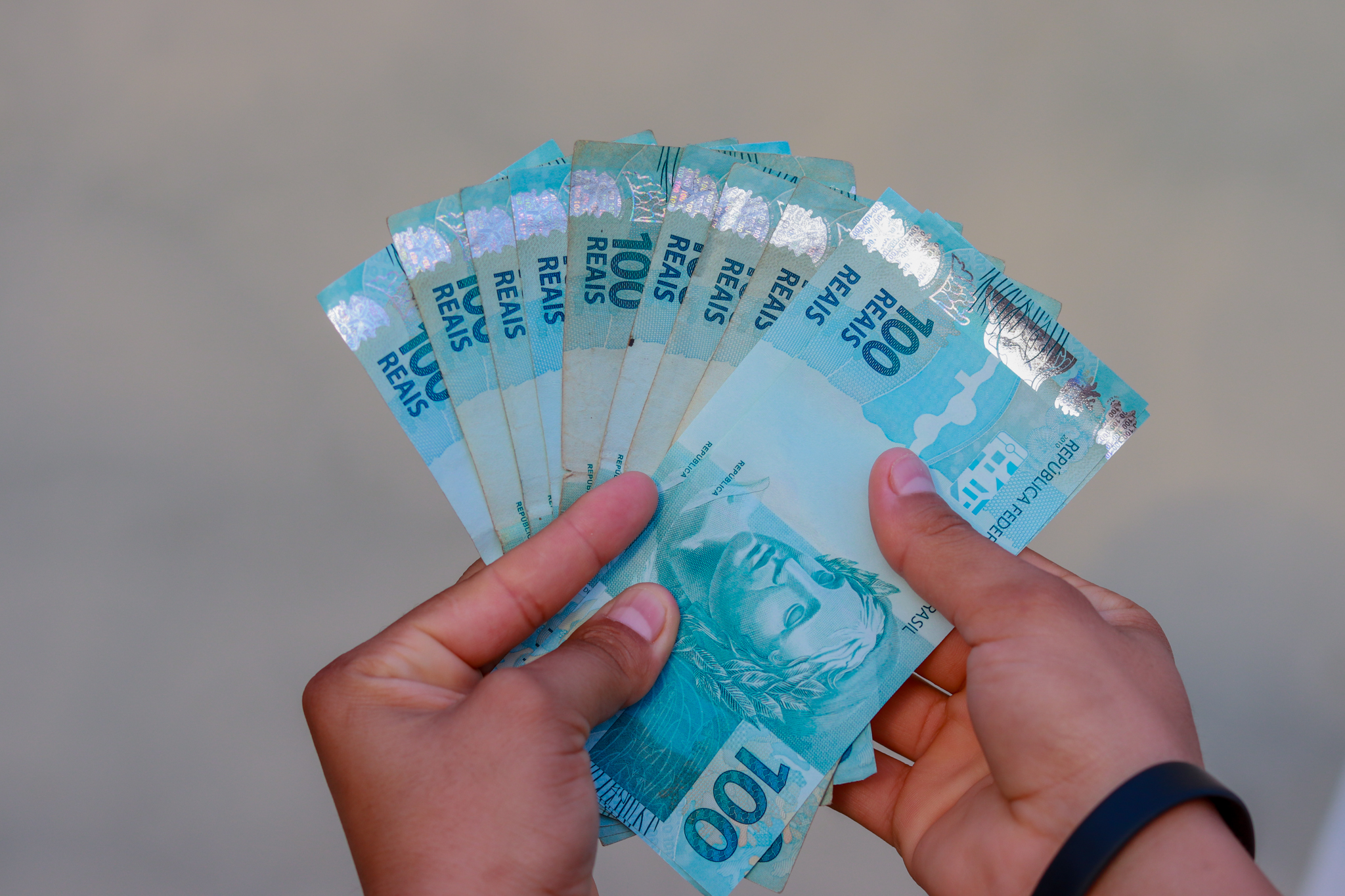 Valor INCRÍVEL! Brasileiros podem ter benefício de até R$ 2,8 MIL esperando em suas contas