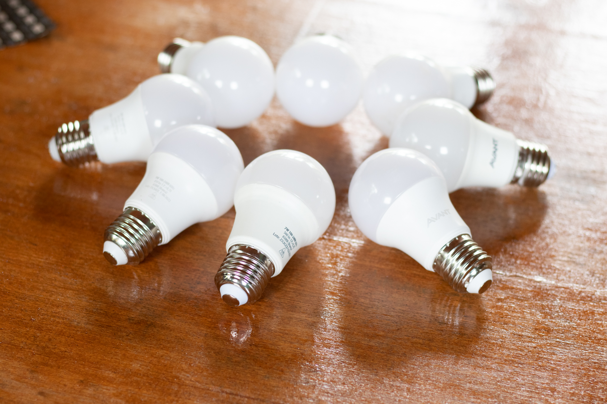 Vilões da conta de luz: veja por que tarifa mensal terá aumento acima de 3% no país