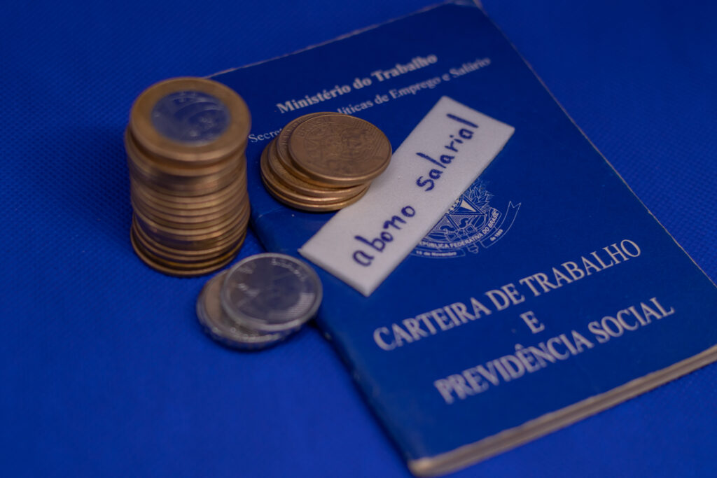 Abono salarial em atraso? Saiba o que está sendo relatado por usuários do Banco do Brasil