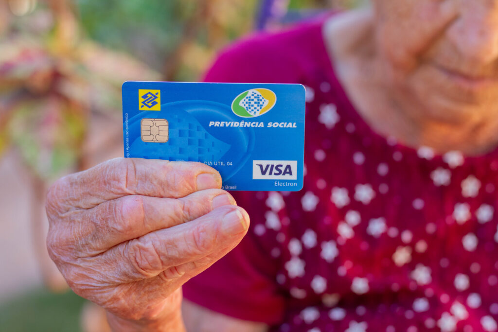 Ataque ao BPC! Idosos correm risco de perder R$ 400 do benefício por este motivo