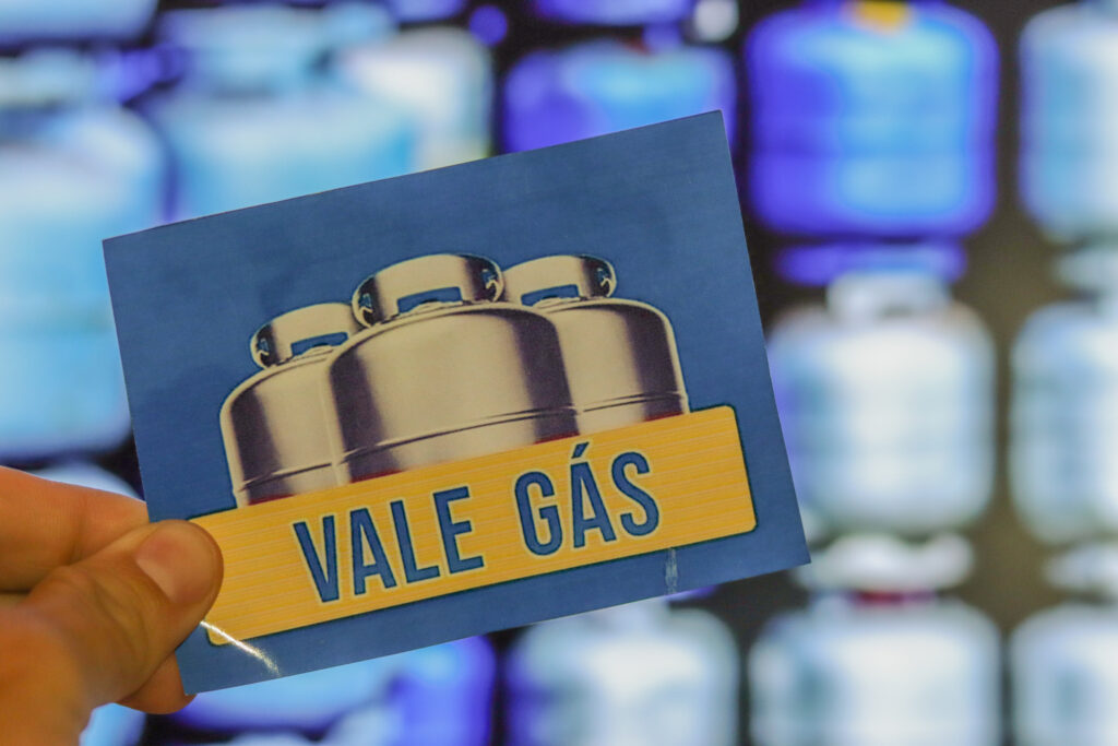 Auxílio Gás + Bolsa Família: veja como receber DOIS pagamentos no mesmo mês