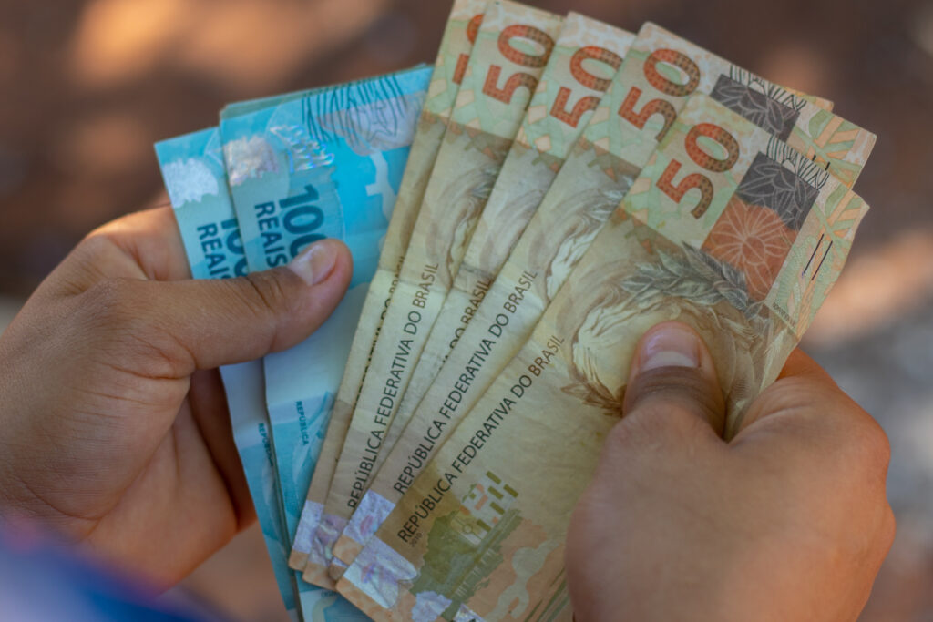 Auxílio INCRÍVEL! Governo aprova repasse de R$ 15 MIL para reformar sua casa