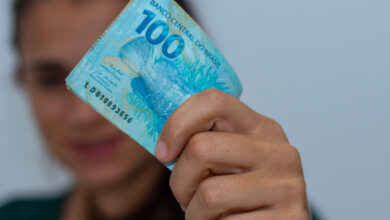 Auxílio de R$ 108 do governo tem dia para cair na conta; veja o calendário completo