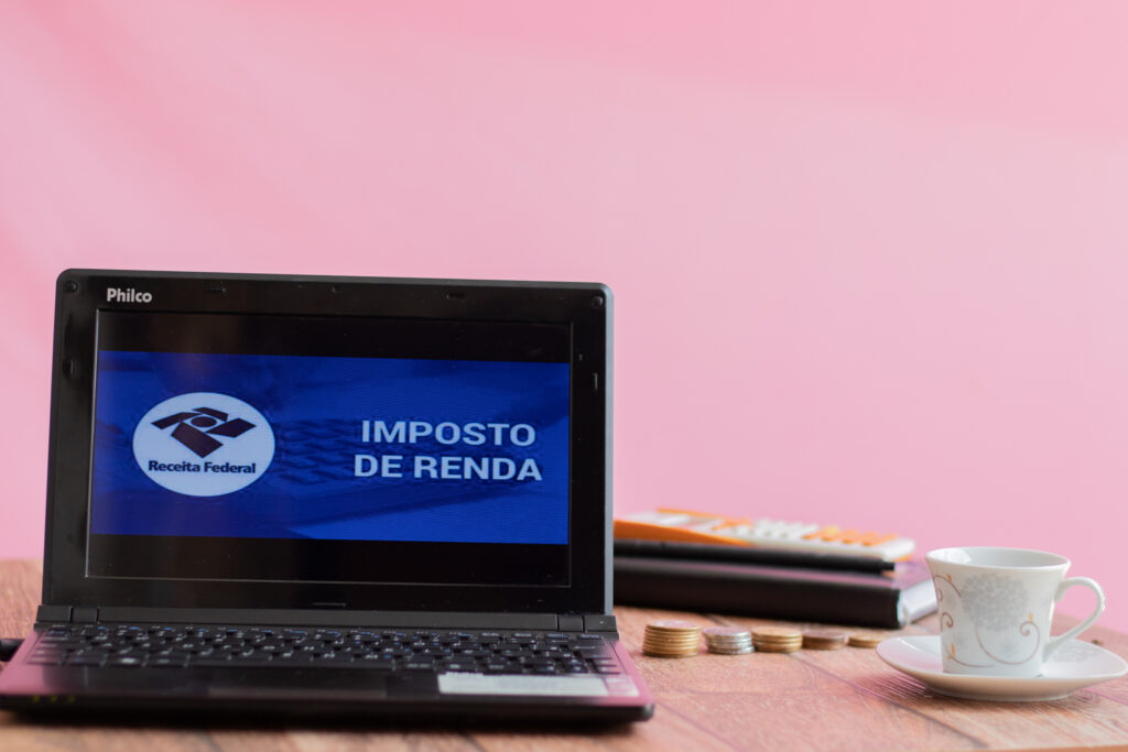 Auxílio-maternidade e Imposto de Renda: entenda relação entre benefício e declaração