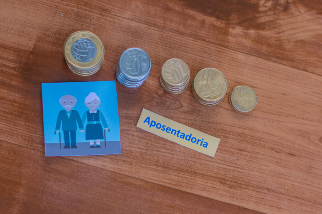 Barrada pelo INSS: aposentadoria dos idosos é travada com erro simples de resolver