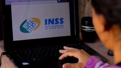 Benefício do INSS para quem adota: veja quais são os critérios ao solicitar pagamento