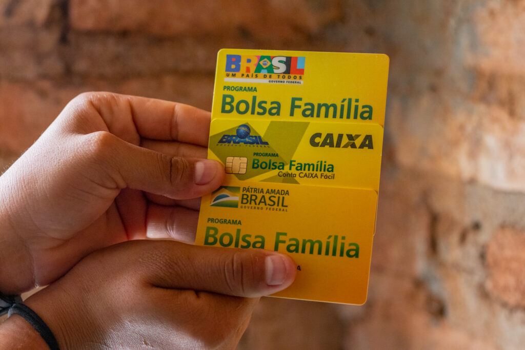Bolsa Família pode render mais de R$ 4.200 até o fim de 2025