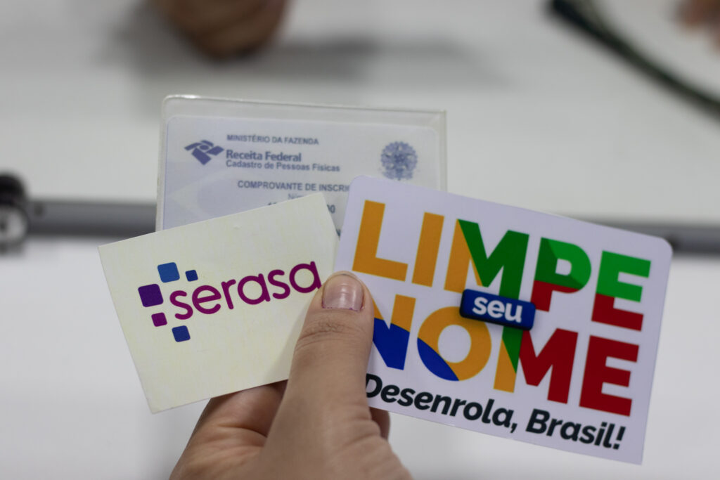 Chega de dívidas! Serasa vai perdoar débitos pendentes de vários brasileiros; entenda