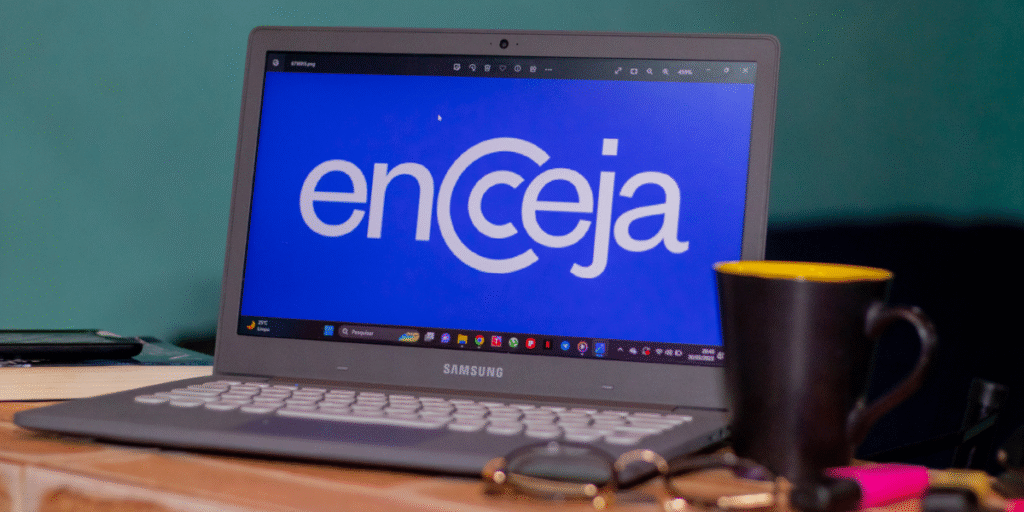 Encceja entenda a diferença entre o exame e o supletivo tradicional