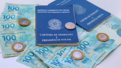 Ficou sem trabalho? Benefício do governo assegura R$ 1.518 para quem foi demitido