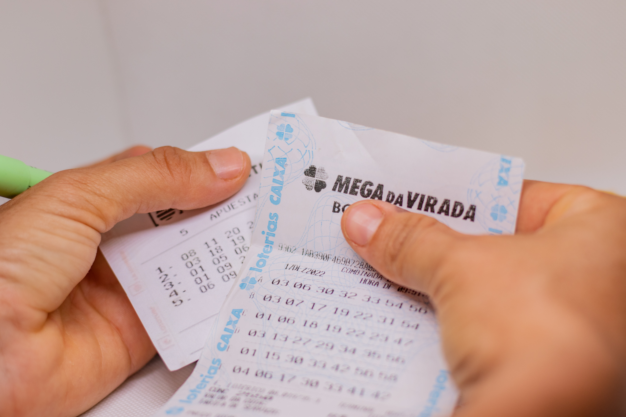 Golpe do bilhete premiado segue fazendo vítimas no Brasil; veja como identificar