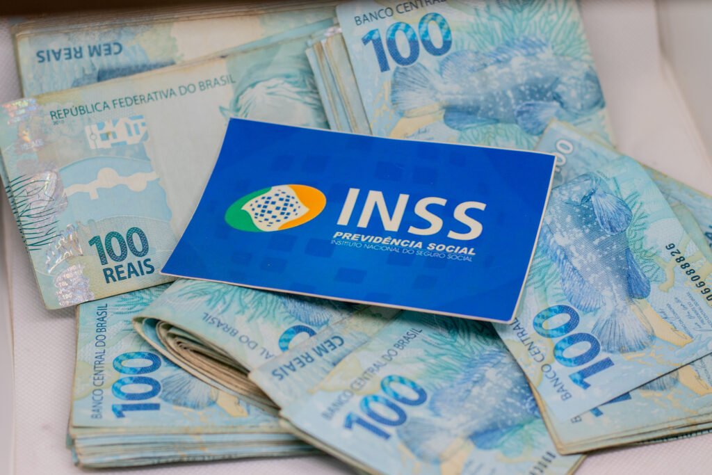 INSS confirma dinheiro de volta para idosos; saiba quando iniciam os pagamentos